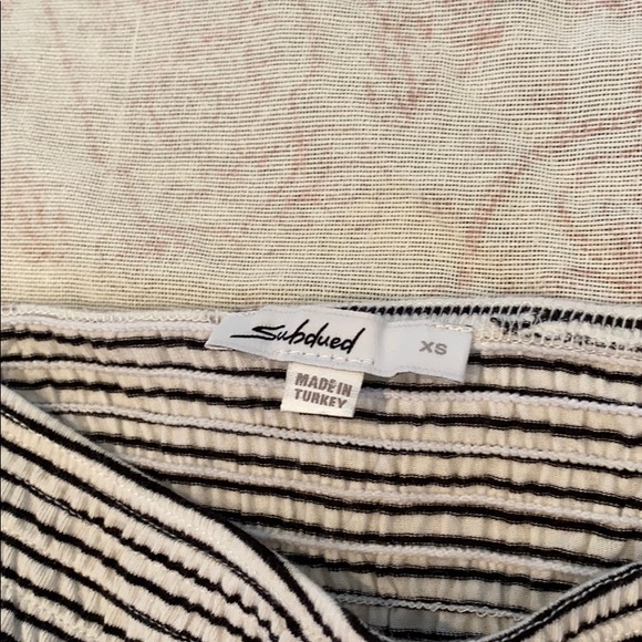 Italian Boutique Off the Shoulder Crop Top - Picture 2 of 2